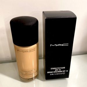 MAC Studio Fix Fluid in NC25. NIB